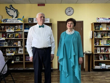 "З піснею по життю": хор «Пам’ять серця» та ансамбль «Гвоздика» дали концерт у міській бібліотеці