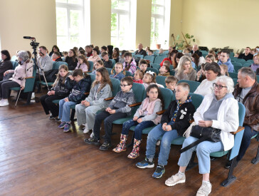 Театральна вистава «Лев, Чаклунка та Платтяна Шафа»