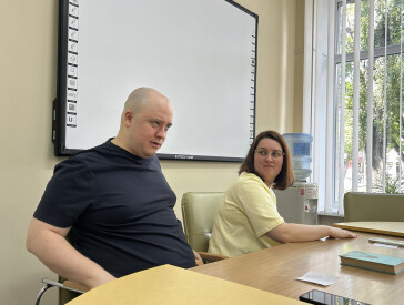 Все це було б смішно, коли б не було так сумно
