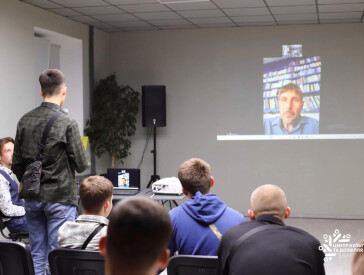 Напередодні Дня українського кіно у ЦКД спілкувалися з режисером «Порцелянової війни» Славою Леонтьєвим