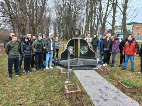 Виховуємо воїнів-патріотів на історичній спадщині українського народу