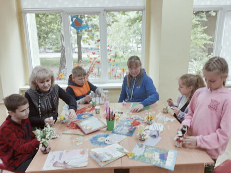 День матері в Україні відзначають у другу неділю травня.