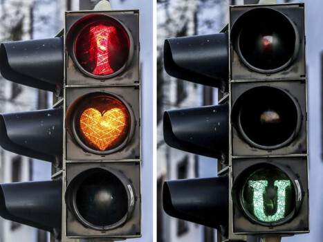 Світлофор корисна річ, служить людям день і ніч