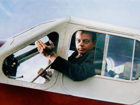 Екзюпері-письменник існував у тісній співтворчості з Екзюпері-пілотом