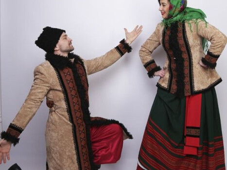 Натопили теплі груби, одяглися в кожухи