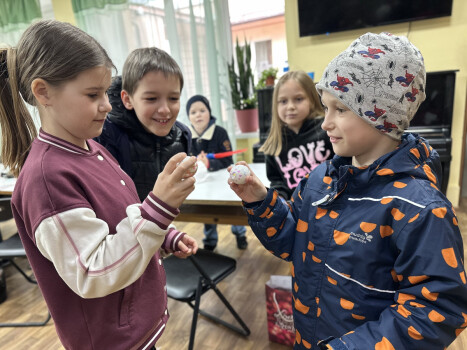 Візерунки весни: писанкові історії