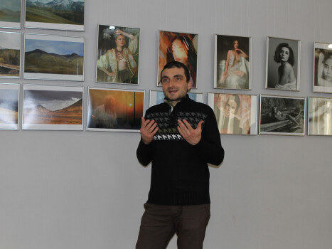 Фотомистецтво в музеї Короленка: вражаюча виставка Андрія Тєлібаєва