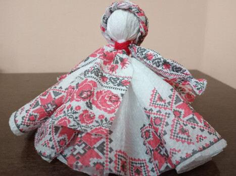 Майстер-клас: лялька-мотанка з серветок