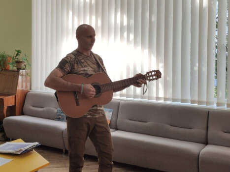Вечір незламності, слова та пісні