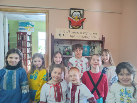 Співачка досвітніх вогнів