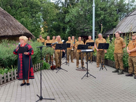 Музична програма у виконанні військового оркестру 17 Полтавської бригади Національної гвардії України